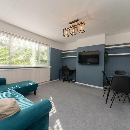 Vibrant & Stylish Mill Hill East Pad Appartement Hendon Buitenkant foto