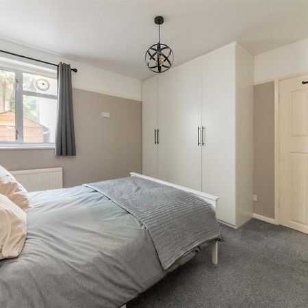 Vibrant & Stylish Mill Hill East Pad Appartement Hendon Buitenkant foto