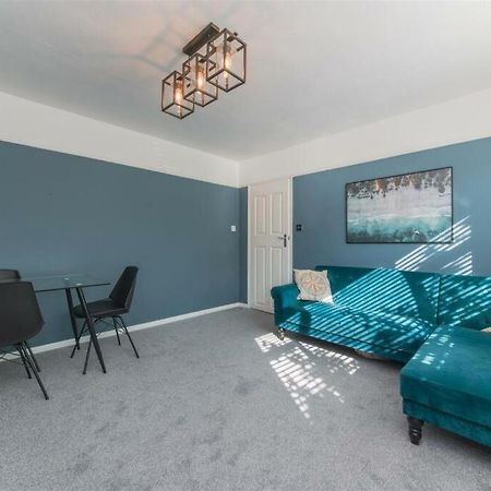 Vibrant & Stylish Mill Hill East Pad Appartement Hendon Buitenkant foto