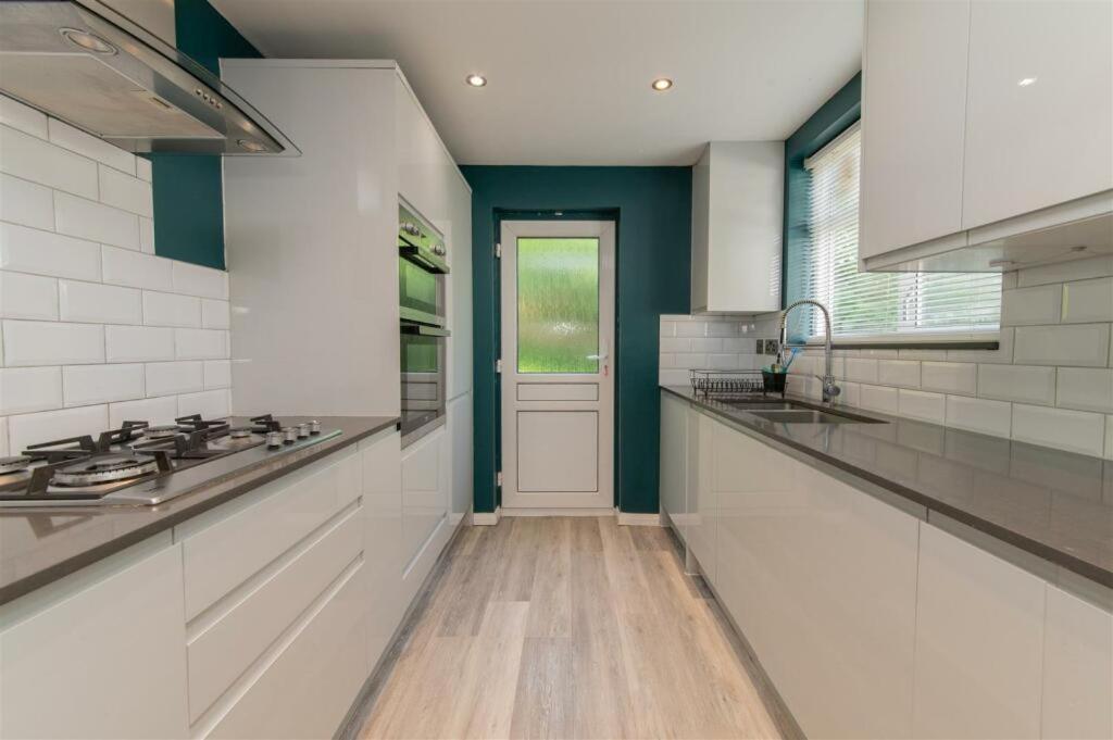 Vibrant & Stylish Mill Hill East Pad Appartement Hendon Buitenkant foto