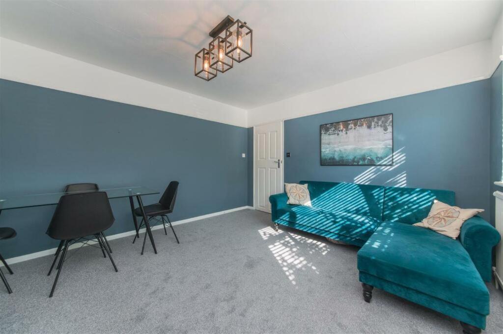 Vibrant & Stylish Mill Hill East Pad Appartement Hendon Buitenkant foto